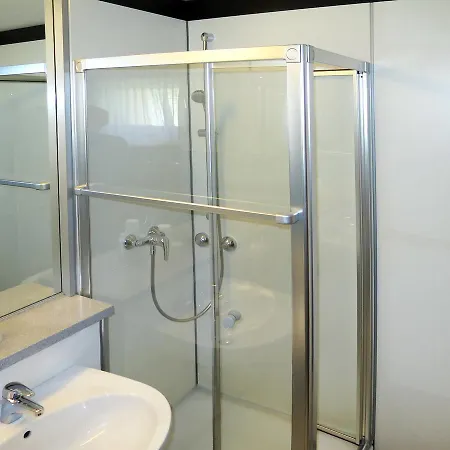 Bungalow 4-zimmer 102s Nyaraló *